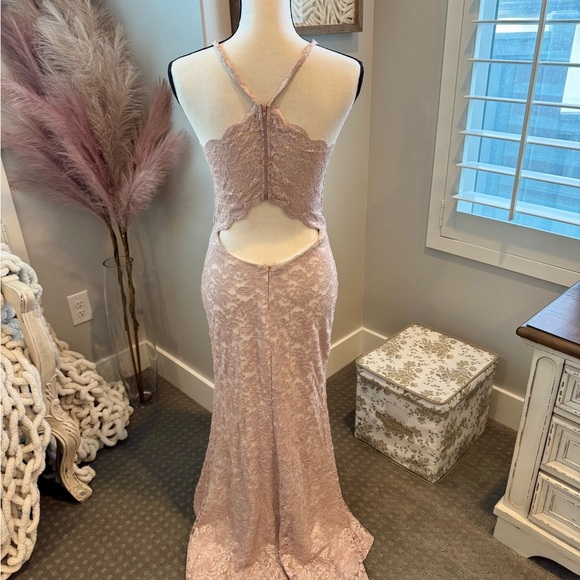 Cachet Rose gold/Blush pink Elegant Lace Evening Gown size 6 - Picture 6 of 11